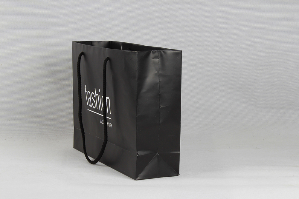 FASHION時(shí)尚禮品牛皮紙袋定制 FASHION時(shí)尚禮品牛皮紙袋定制