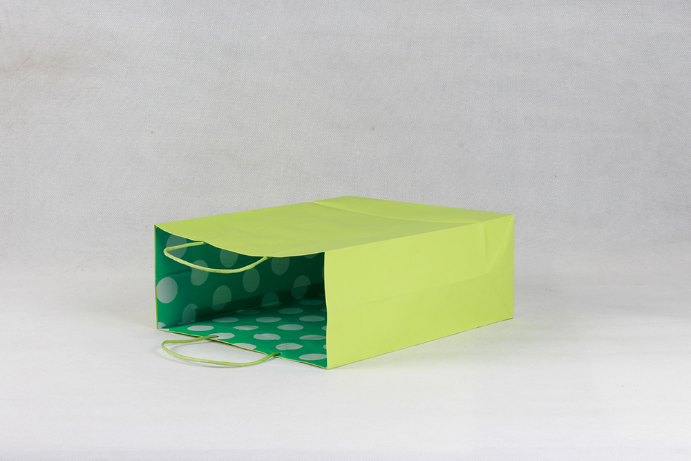 綠色簡約化妝品牛皮紙袋定制 綠色簡約化妝品牛皮紙袋定制