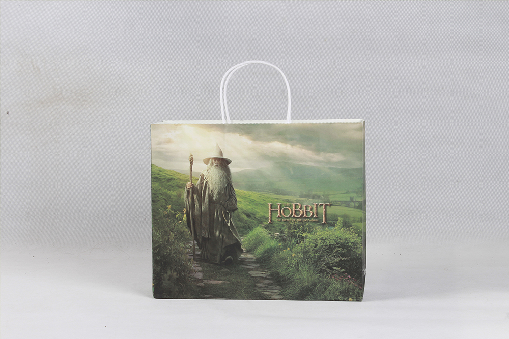 HOBBIT唯美藝術(shù)風(fēng)格化妝品白卡紙袋定制 HOBBIT唯美藝術(shù)風(fēng)格化妝品白卡紙袋定制