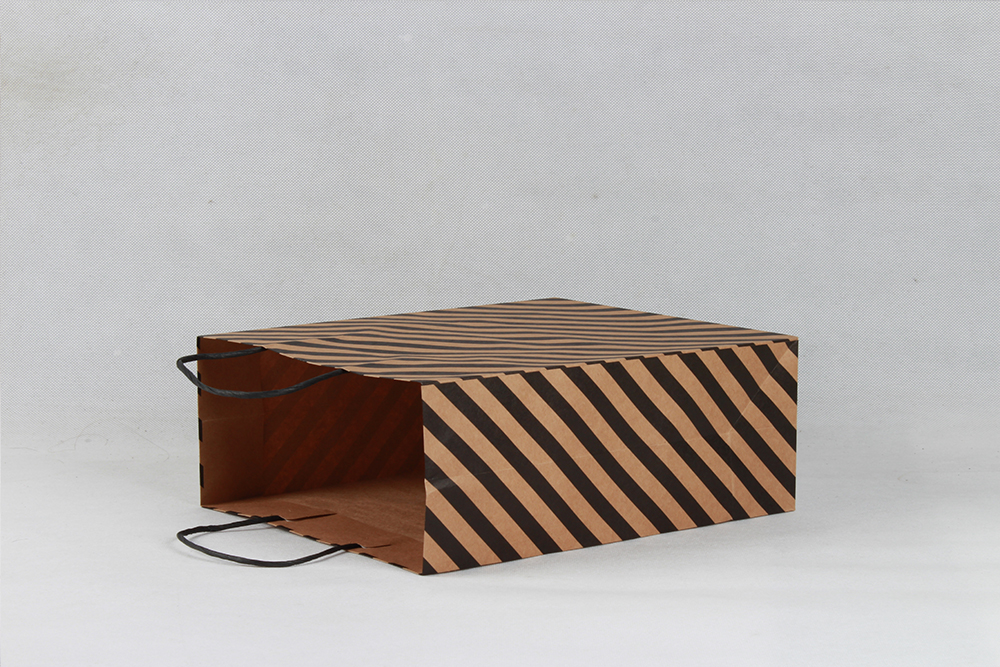 斜條紋高端服裝牛皮紙袋定制 斜條紋高端服裝牛皮紙袋定制