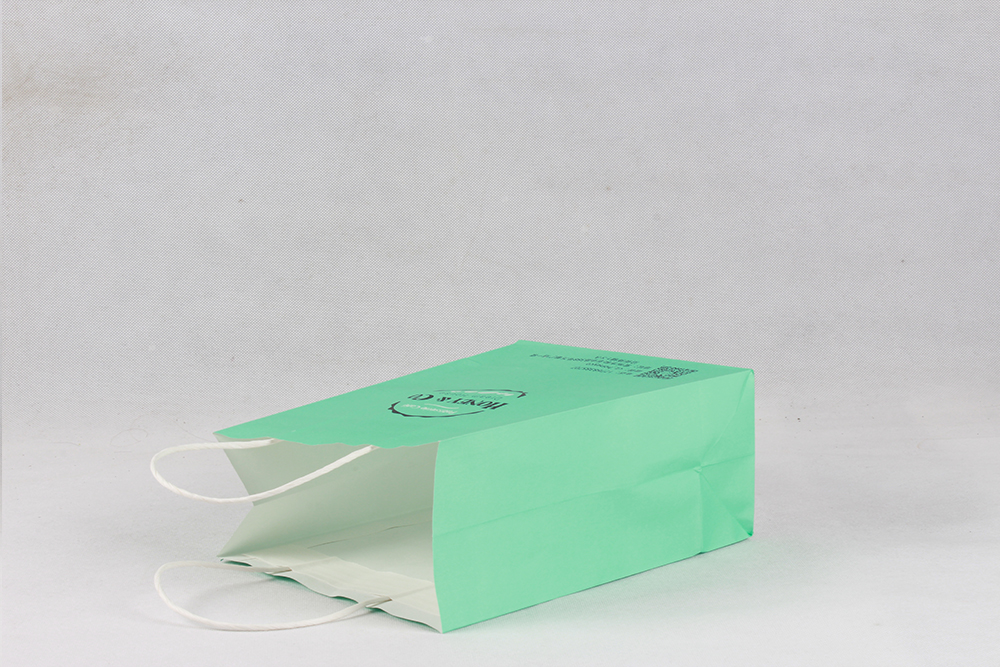 薄荷綠時(shí)尚打包牛皮紙袋定制 薄荷綠時(shí)尚打包牛皮紙袋定制